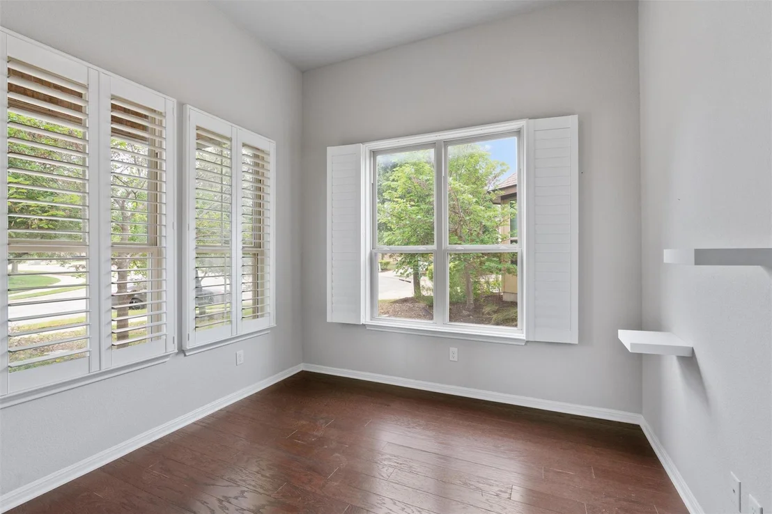 Photo of 1008 Clearwing CIR