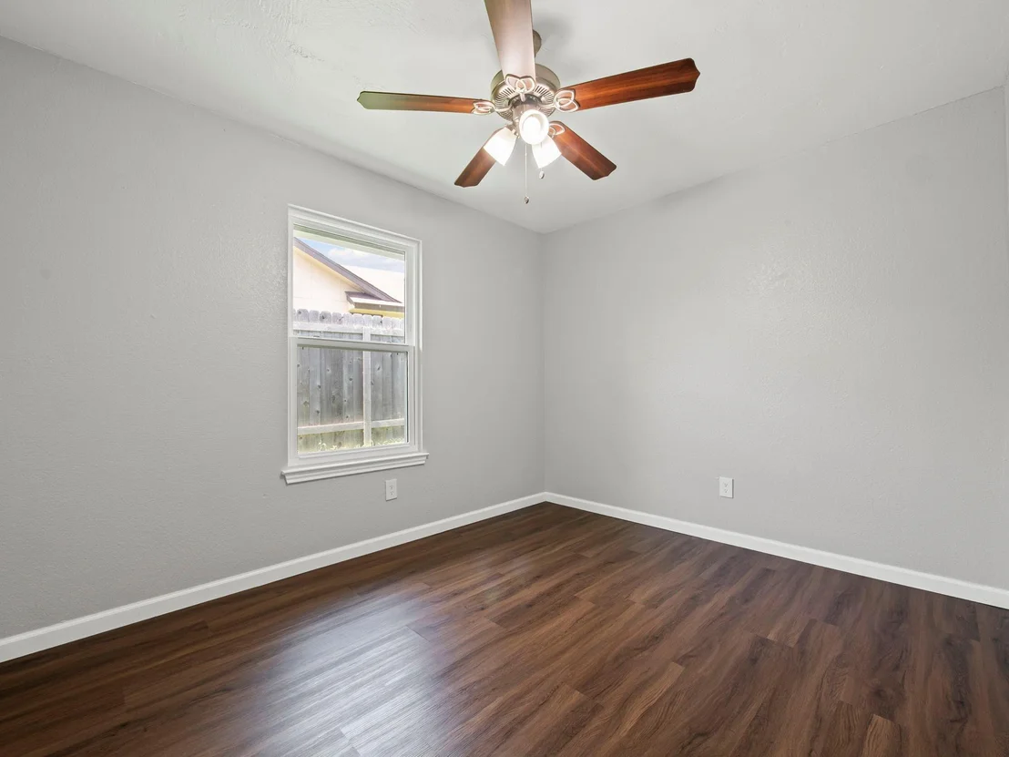 Photo of 1002 Cresswell DR