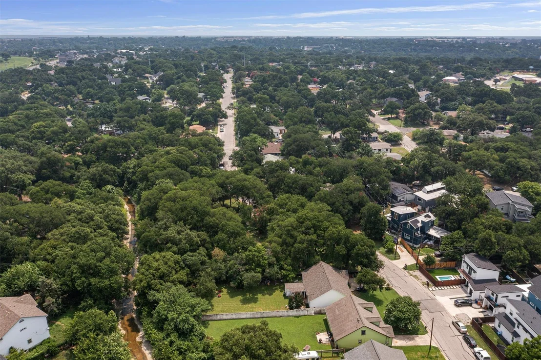 Photo of 4100 Leslie Ave