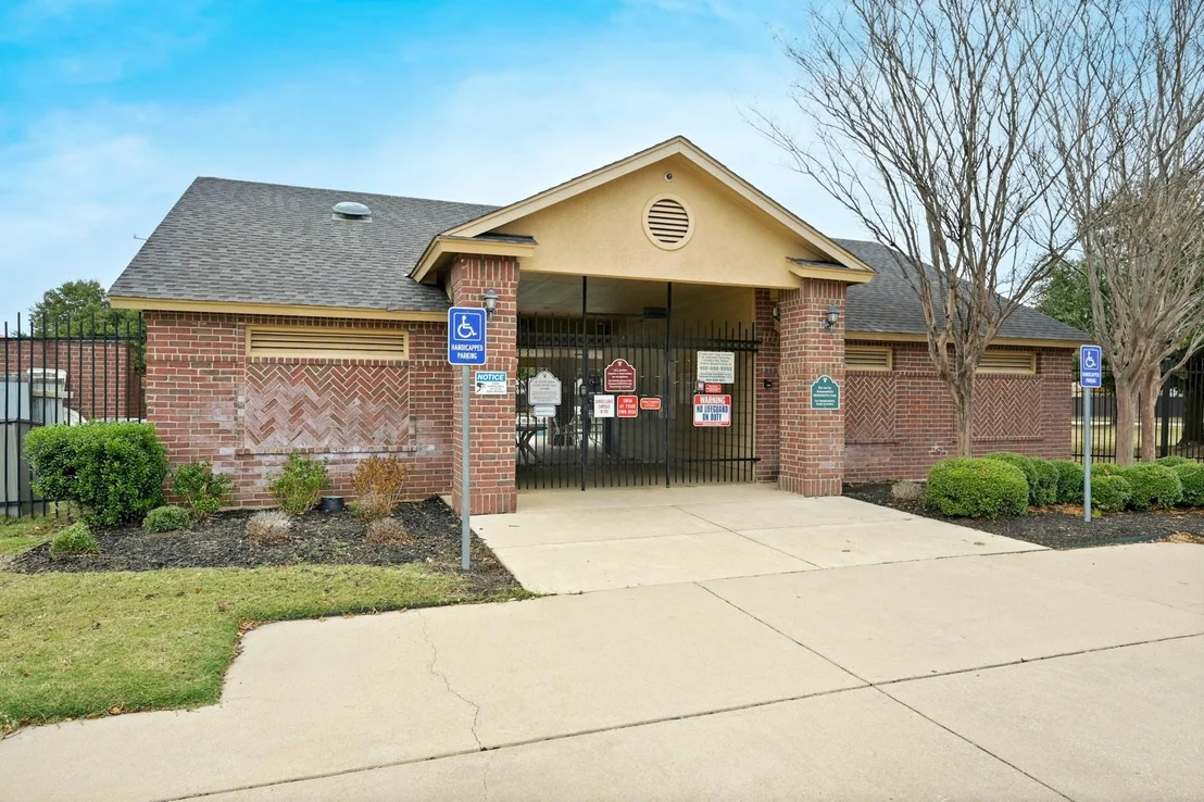 Photo of 912 Yellowstone DR