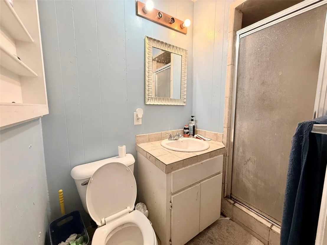 Photo of 313 E Walker Ave