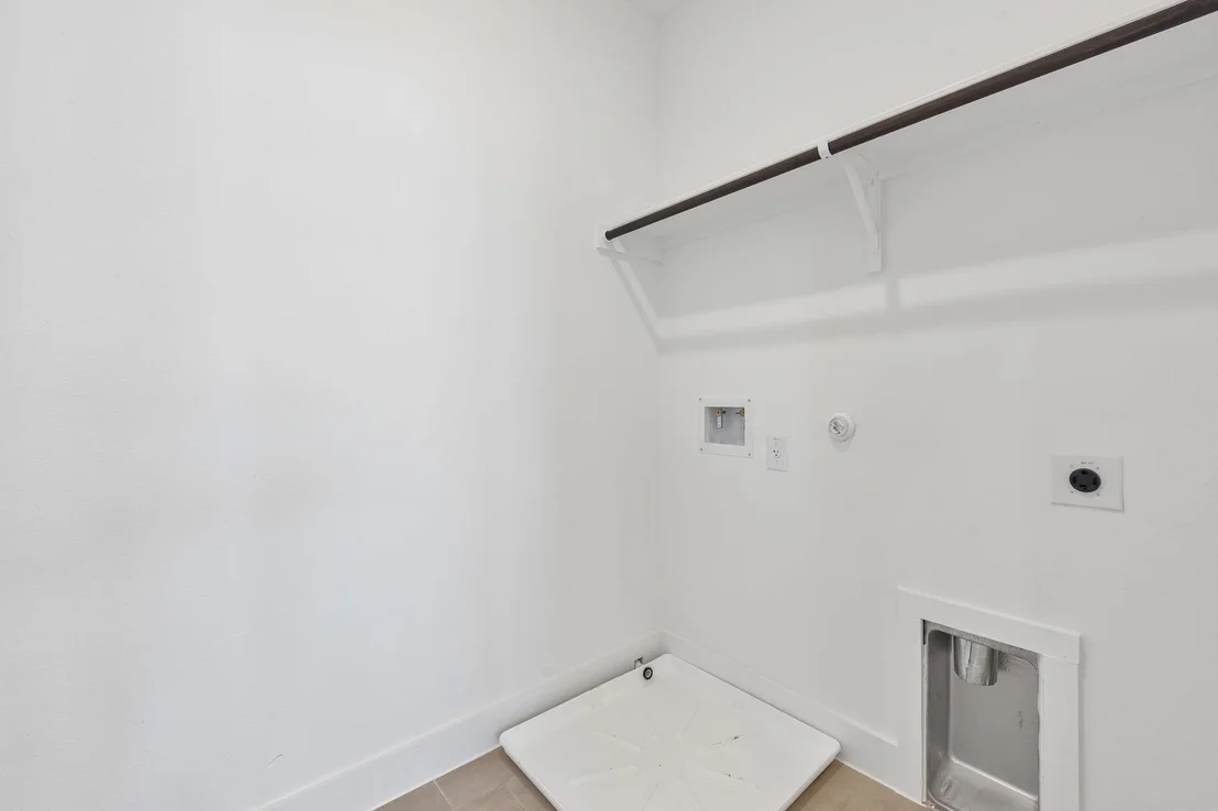 Photo of 149 Maverick Ave