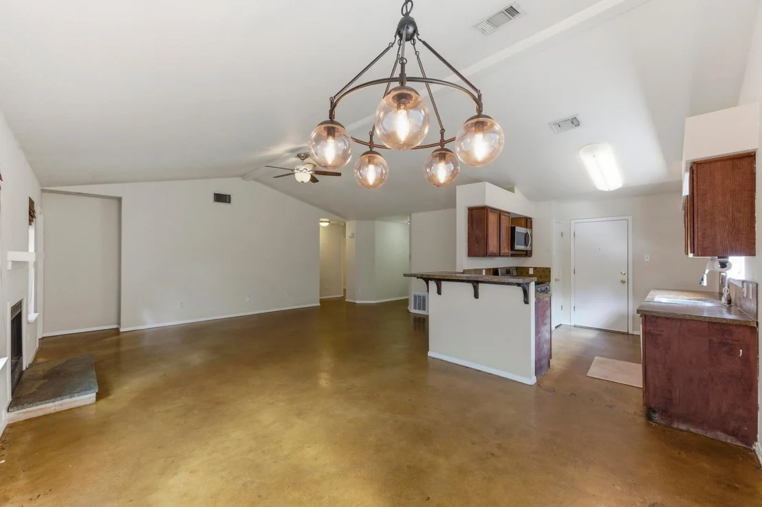 Photo of 723 Shade Tree DR