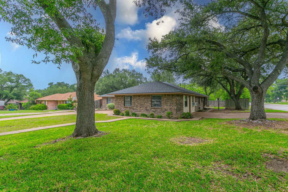 Photo of 3502 Elm DR