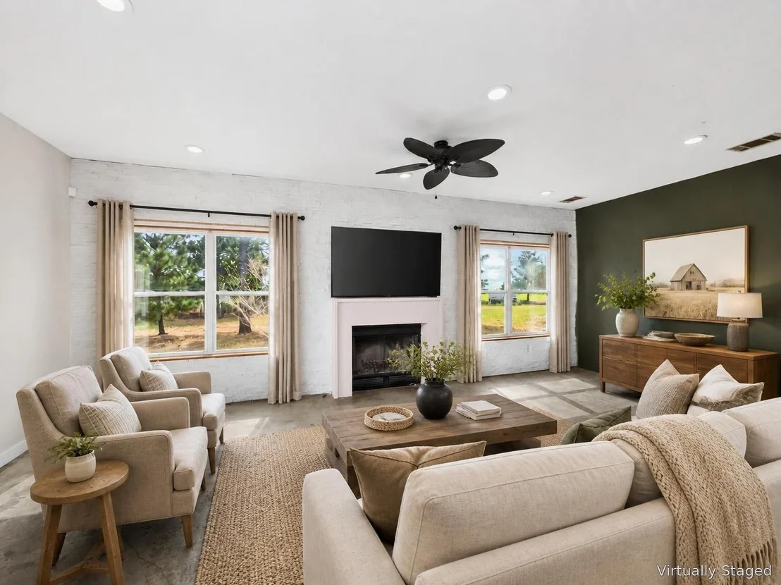 Photo of 245 Country LN