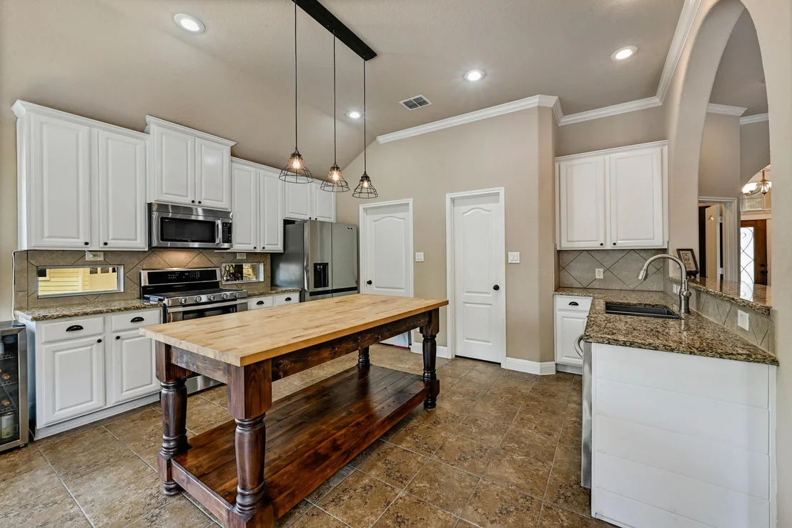 Photo of 615 Mountain Crest DR