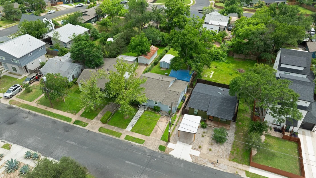 Photo of 4701 Leslie Ave