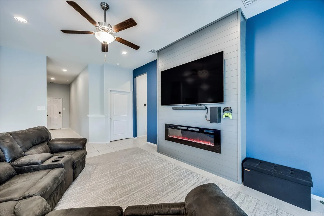 Photo of 21302 Santa Rosa Ave