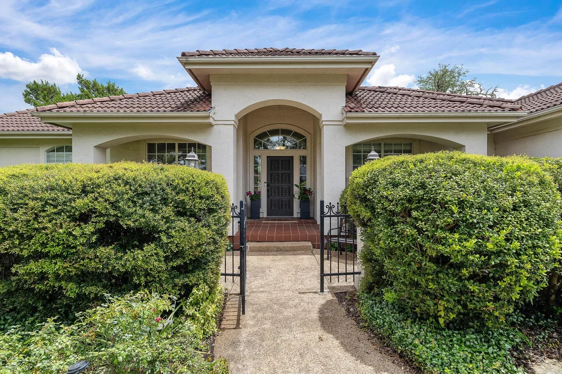 Photo of 9608 Streamside DR