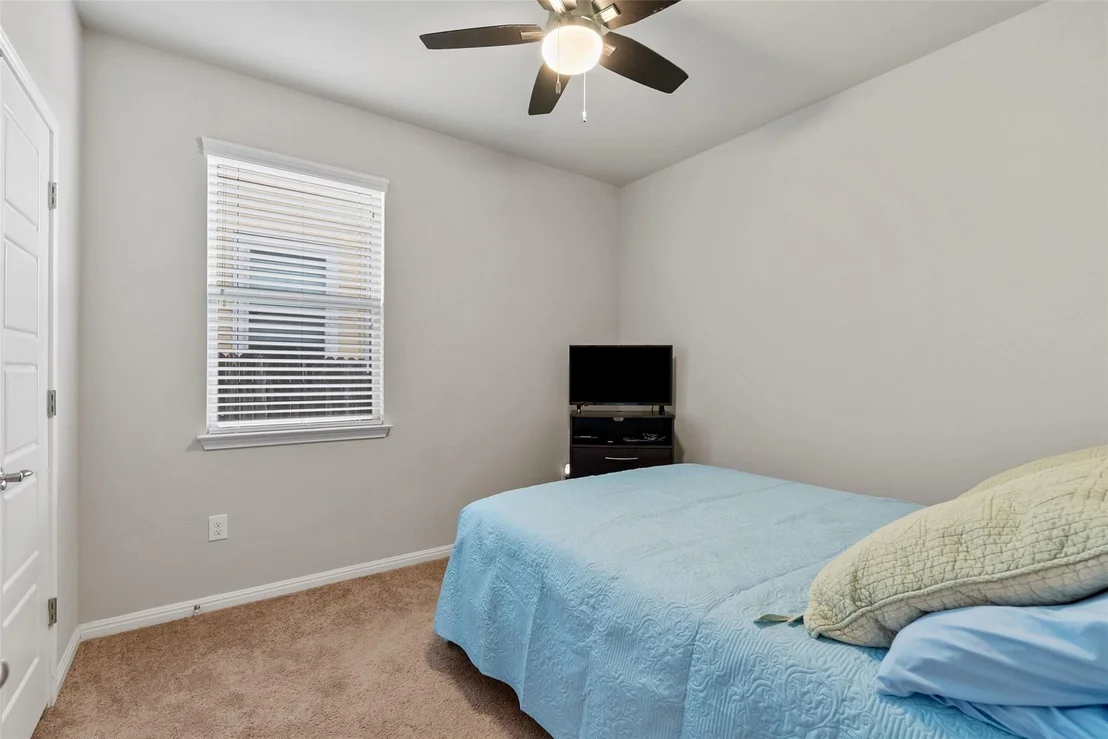 Photo of 557 Twisted Oaks LN