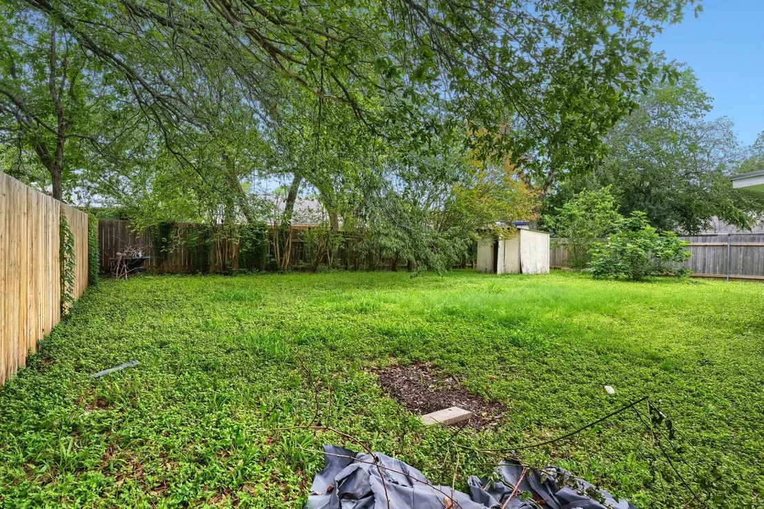 Photo of 5107 Suburban DR