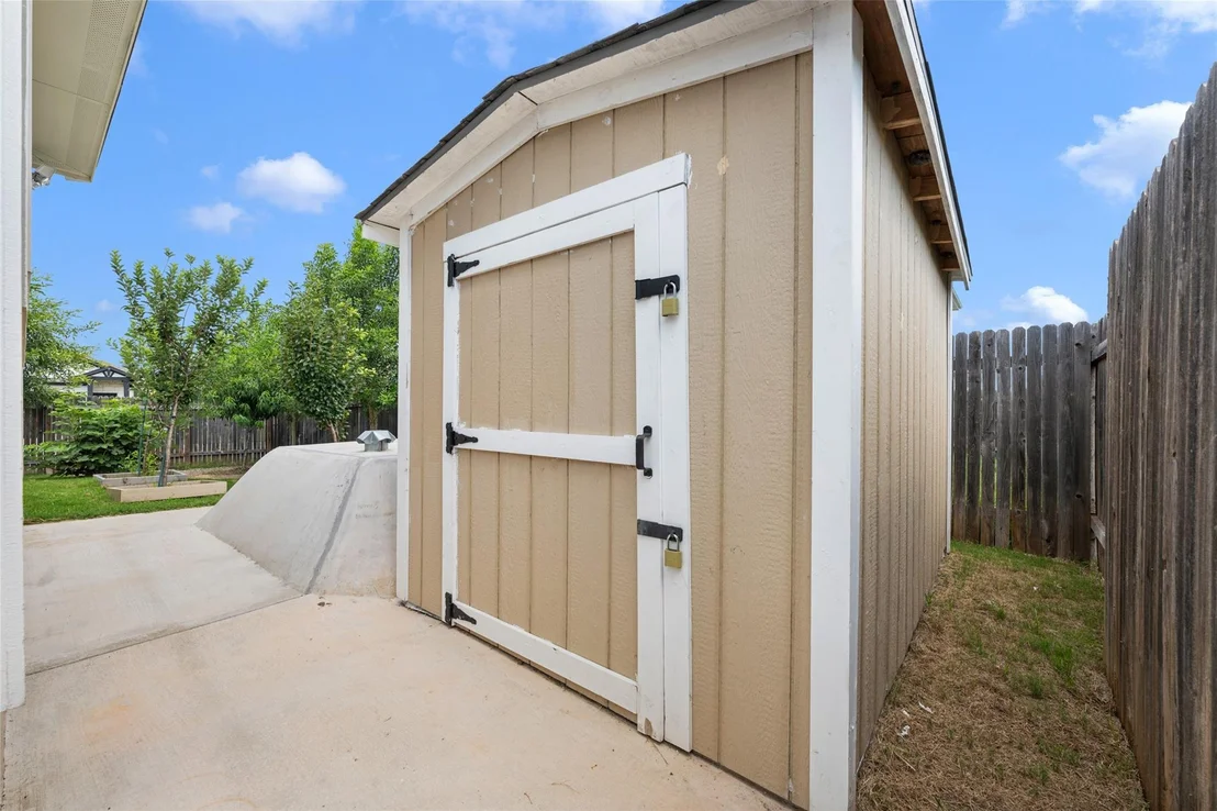 Photo of 101 Quiet Man DR