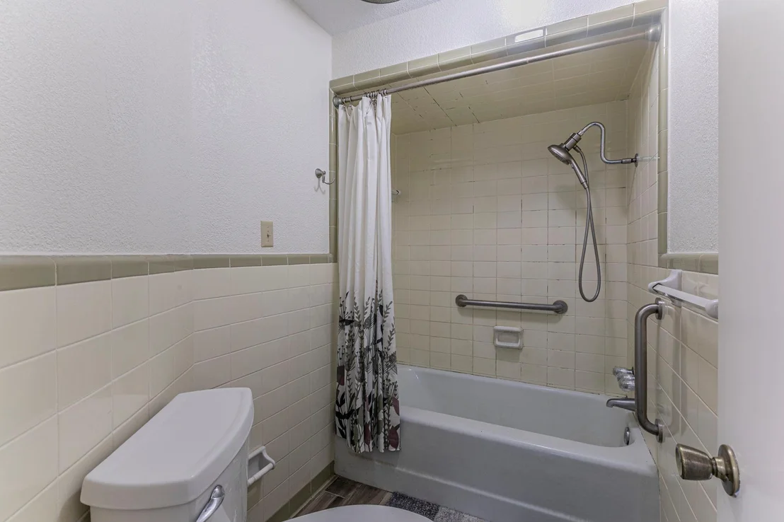 Photo of 3409 Hemlock BLVD