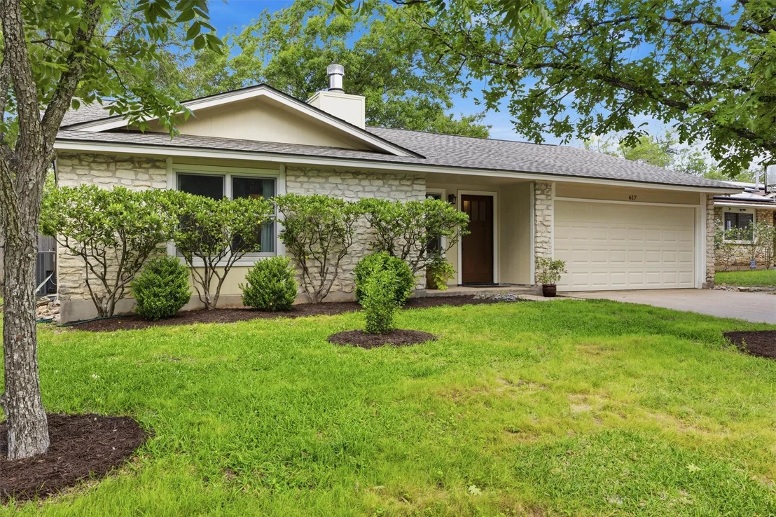 Photo of 617 Blackberry DR