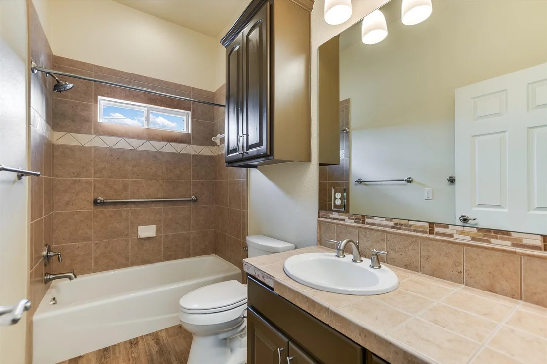 Photo of 1002 Madison CIR