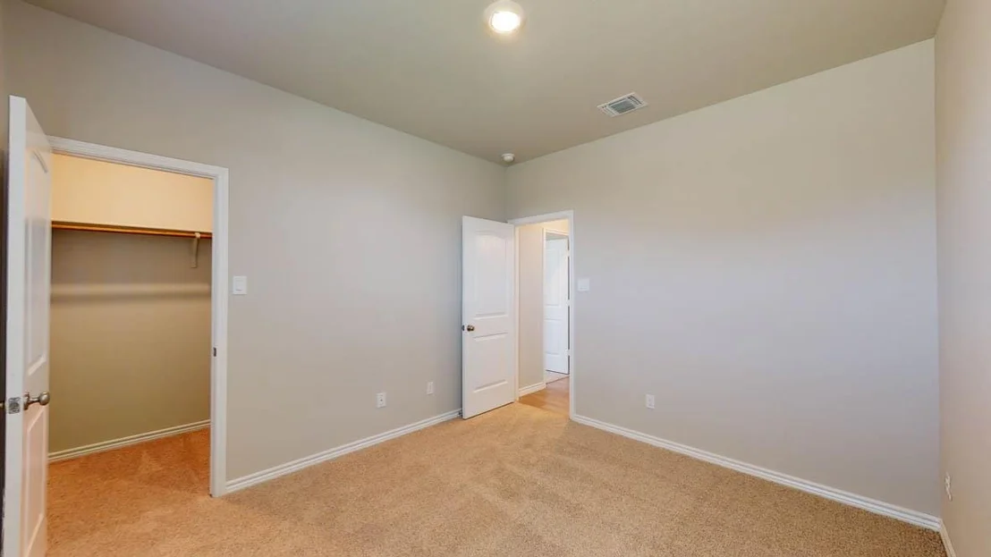 Photo of 616 Sydney BLVD