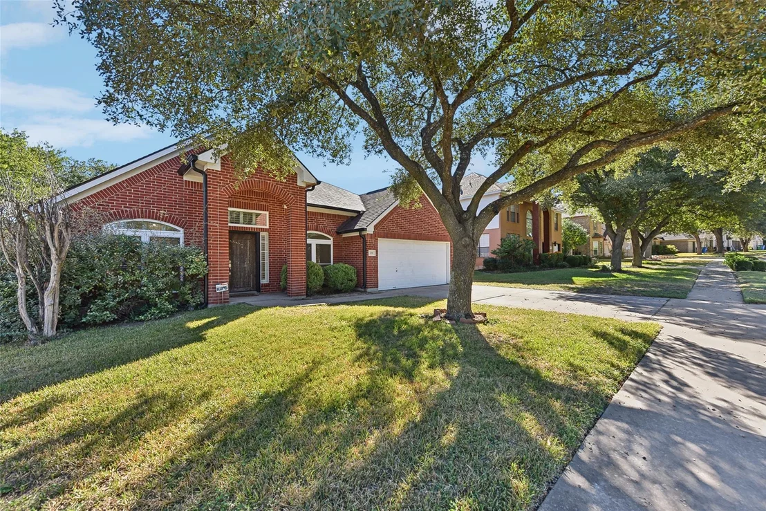 Photo of 700 Cornell DR