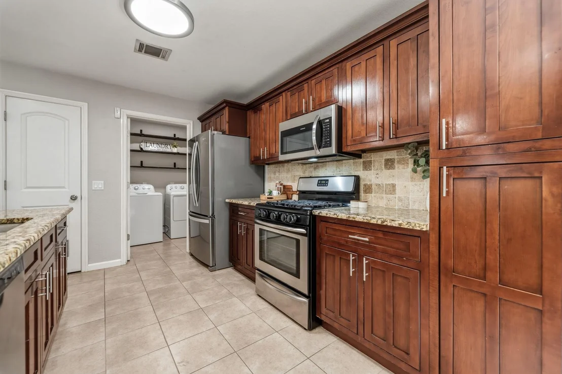 Photo of 236 Bradfield DR