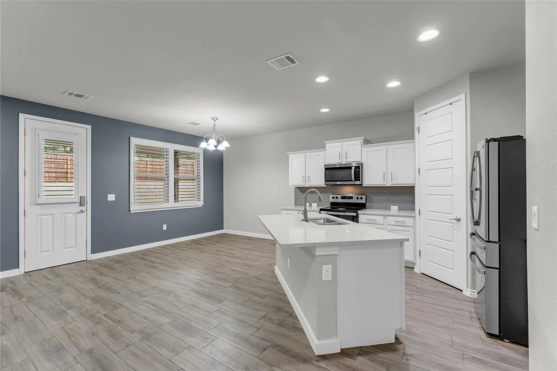 Photo of 511 Taylor DR