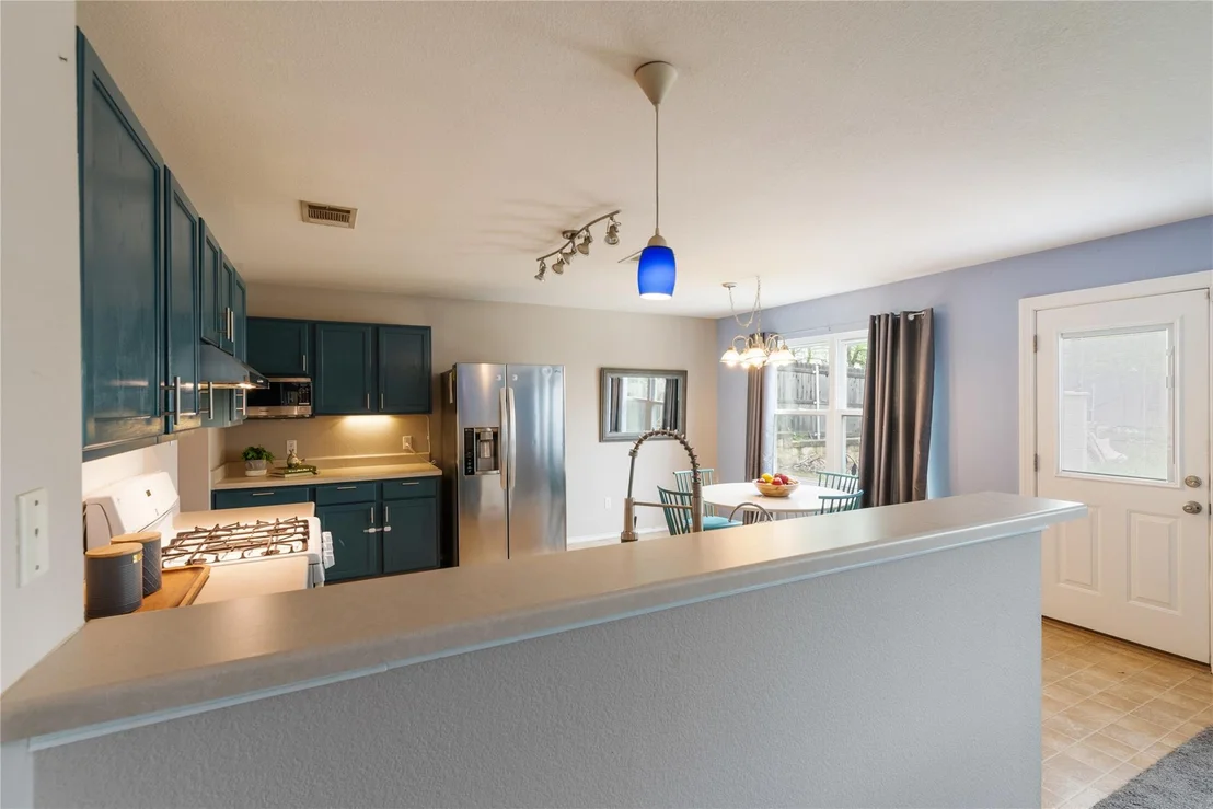 Photo of 1329 Amberwood LOOP