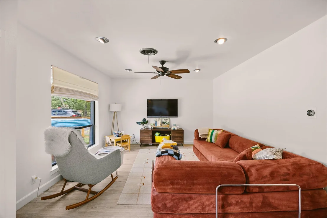 Photo of 805 Cardiff DR
