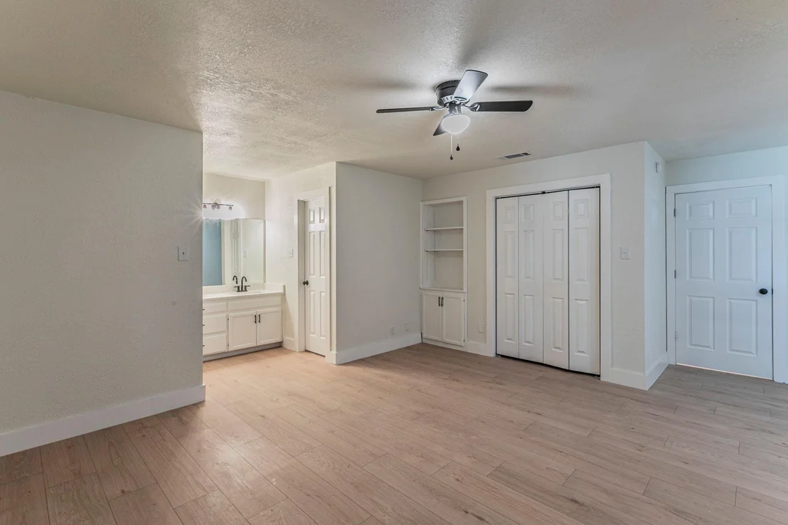 Photo of 3019 Summit DR