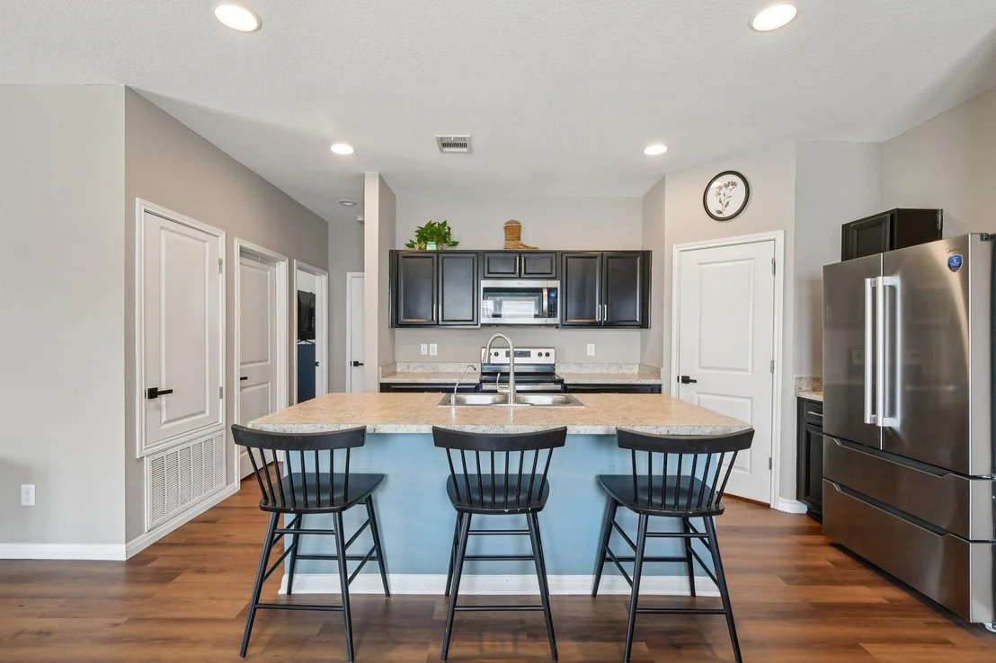 Photo of 370 Seneca LOOP