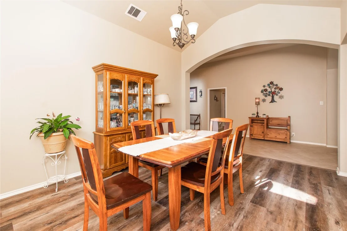 Photo of 947 Madrone DR