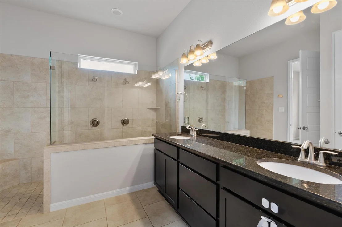 Photo of 1008 Clearwing CIR