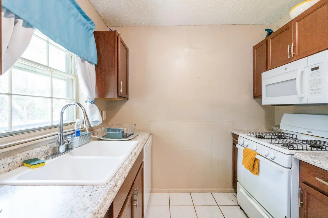 Photo of 903 W 18th ST