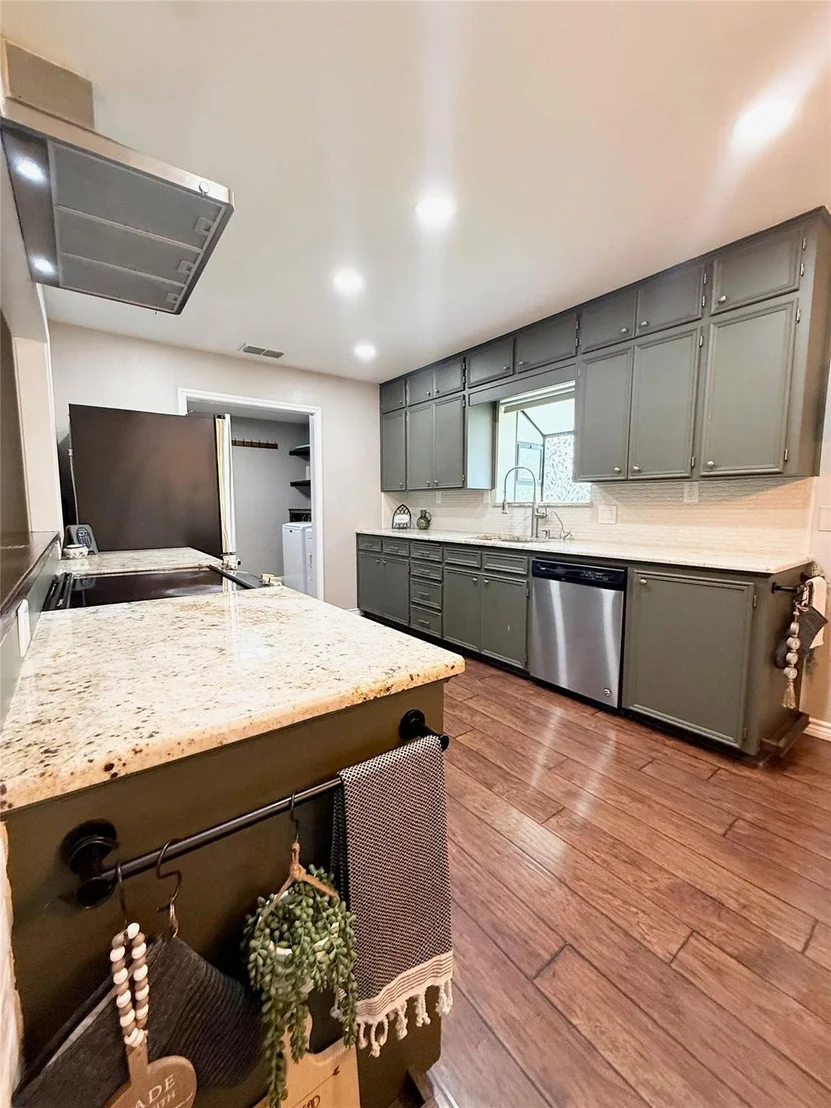 Photo of 405 Erie DR