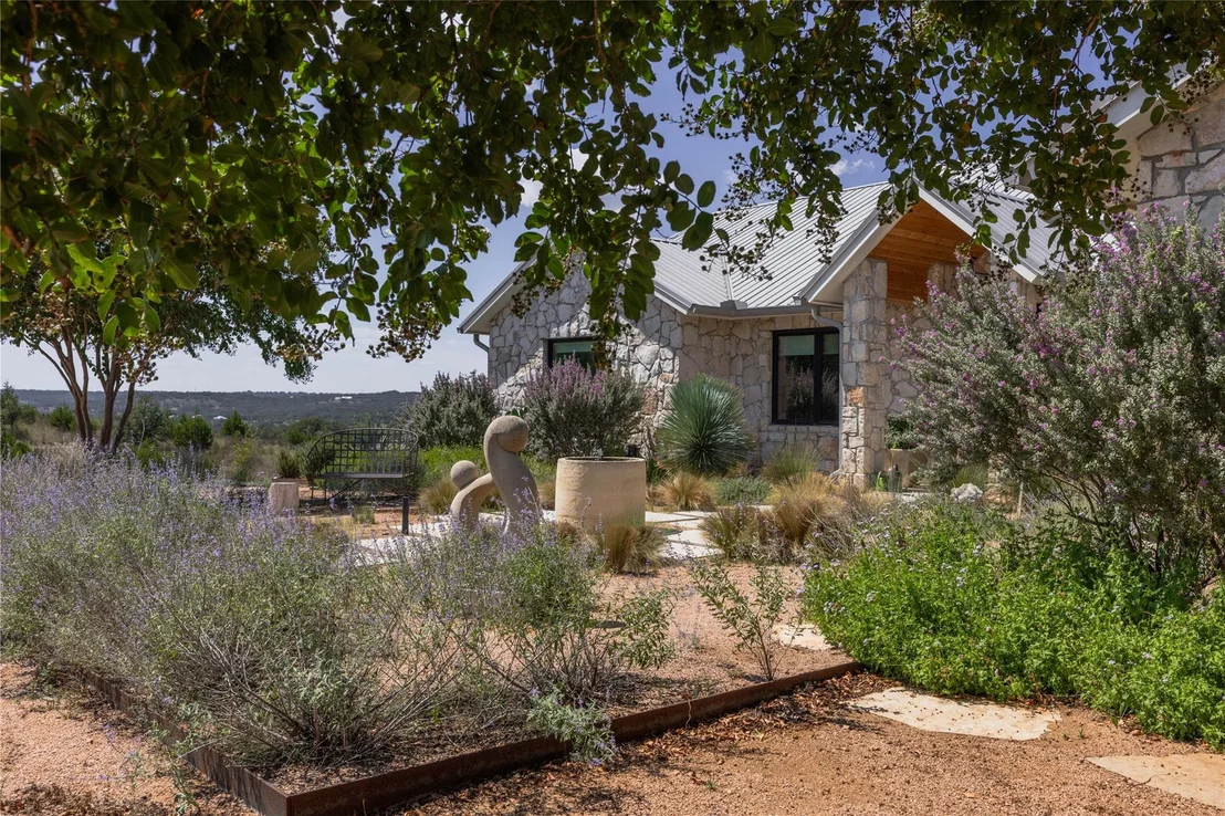 Photo of 23924 MILESTONE RD