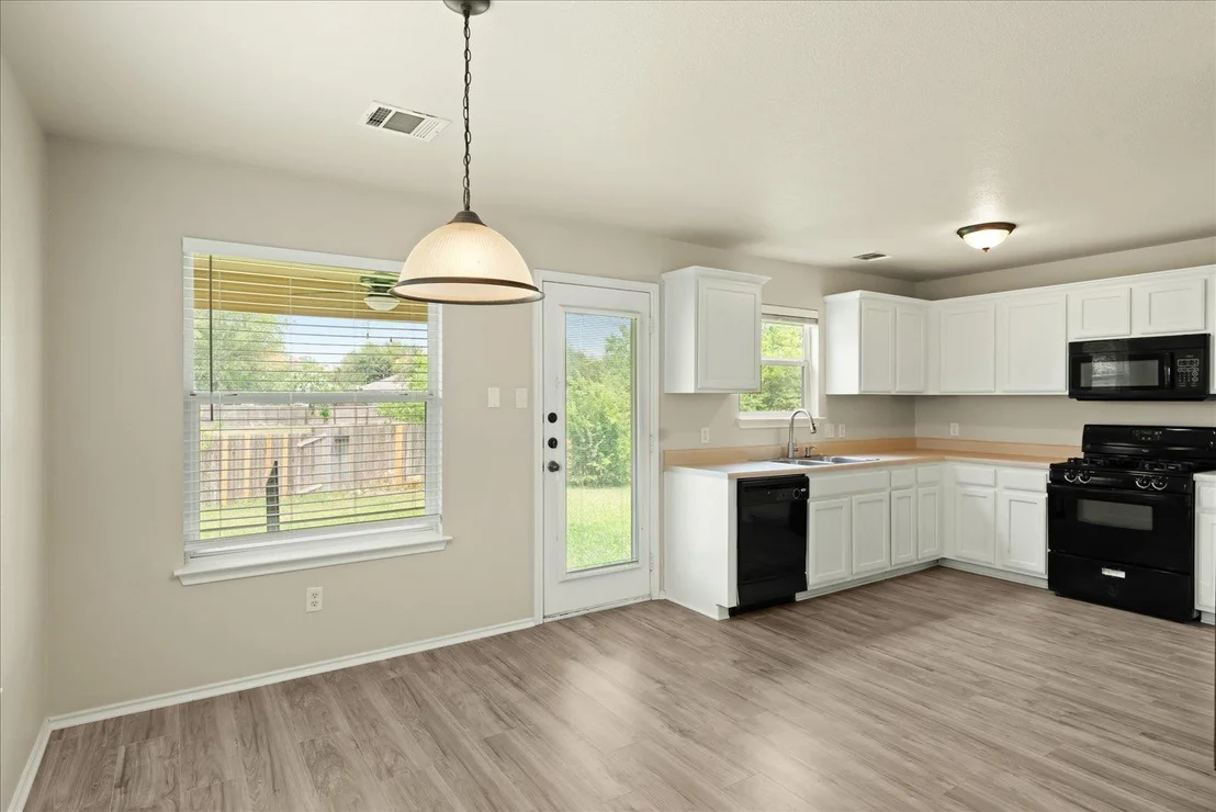 Photo of 15411 Ora LN