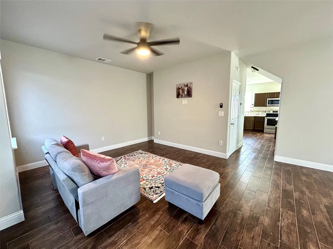 Photo of 3805 E Us-290 Highway E