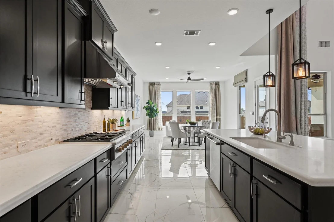 Photo of 4909 Risana BND
