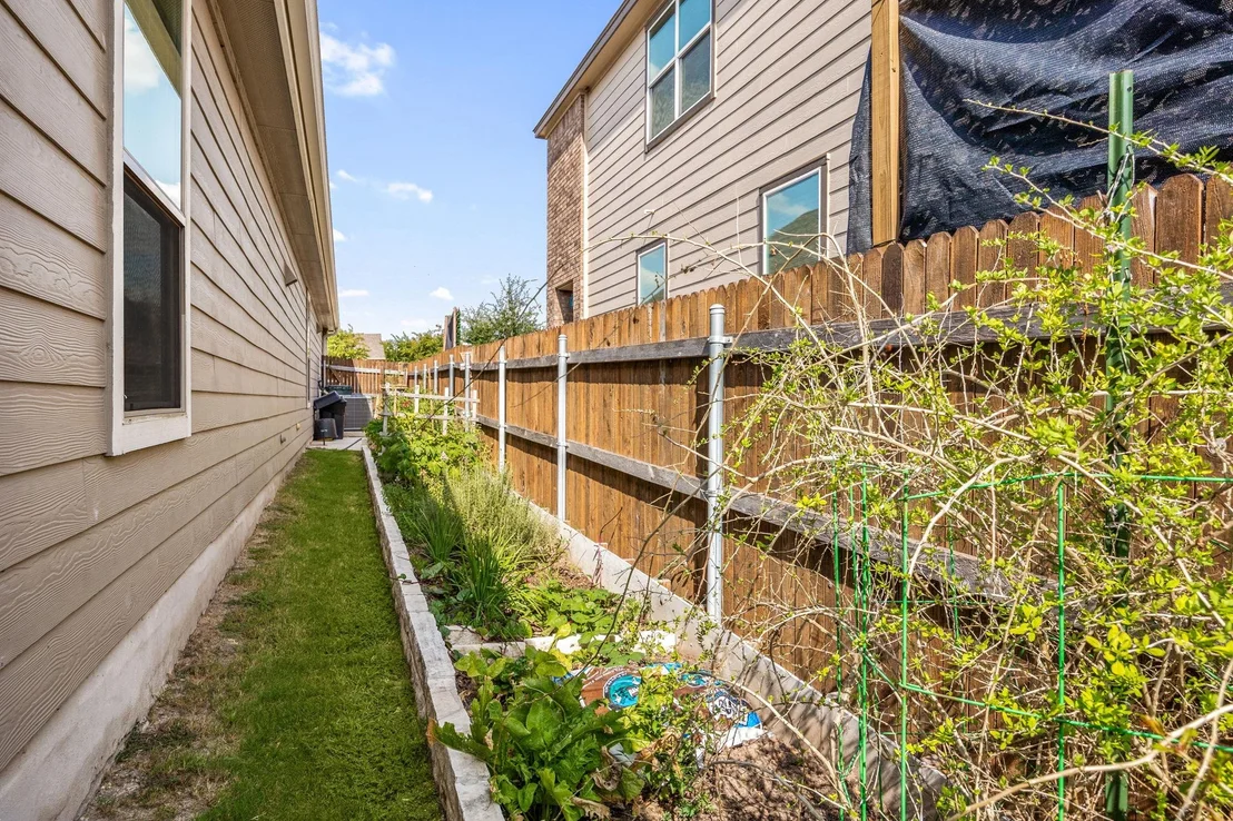 Photo of 449 Conchillos DR