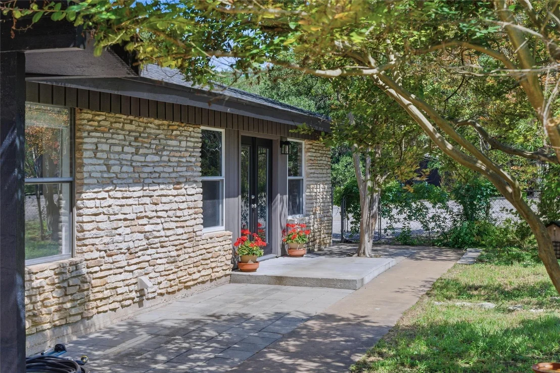 Photo of 8203 N Madrone TRL N