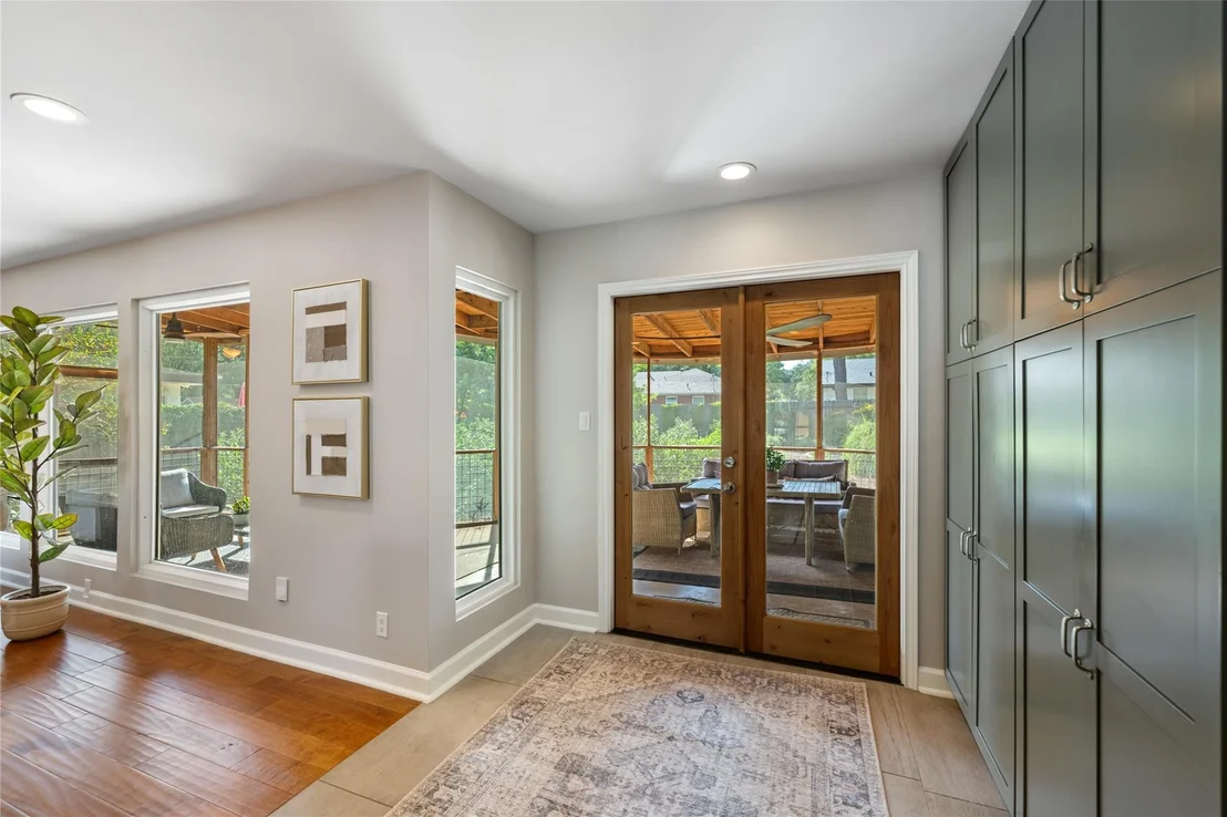 Photo of 6812 Pioneer PL
