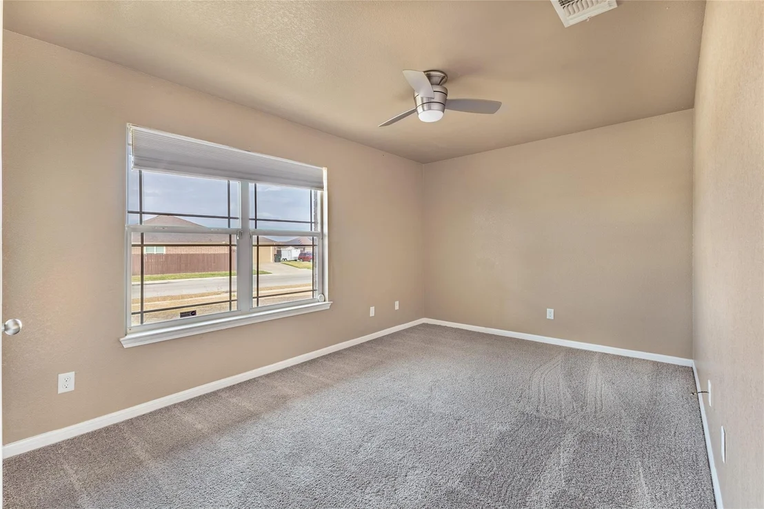 Photo of 606 W Libra DR