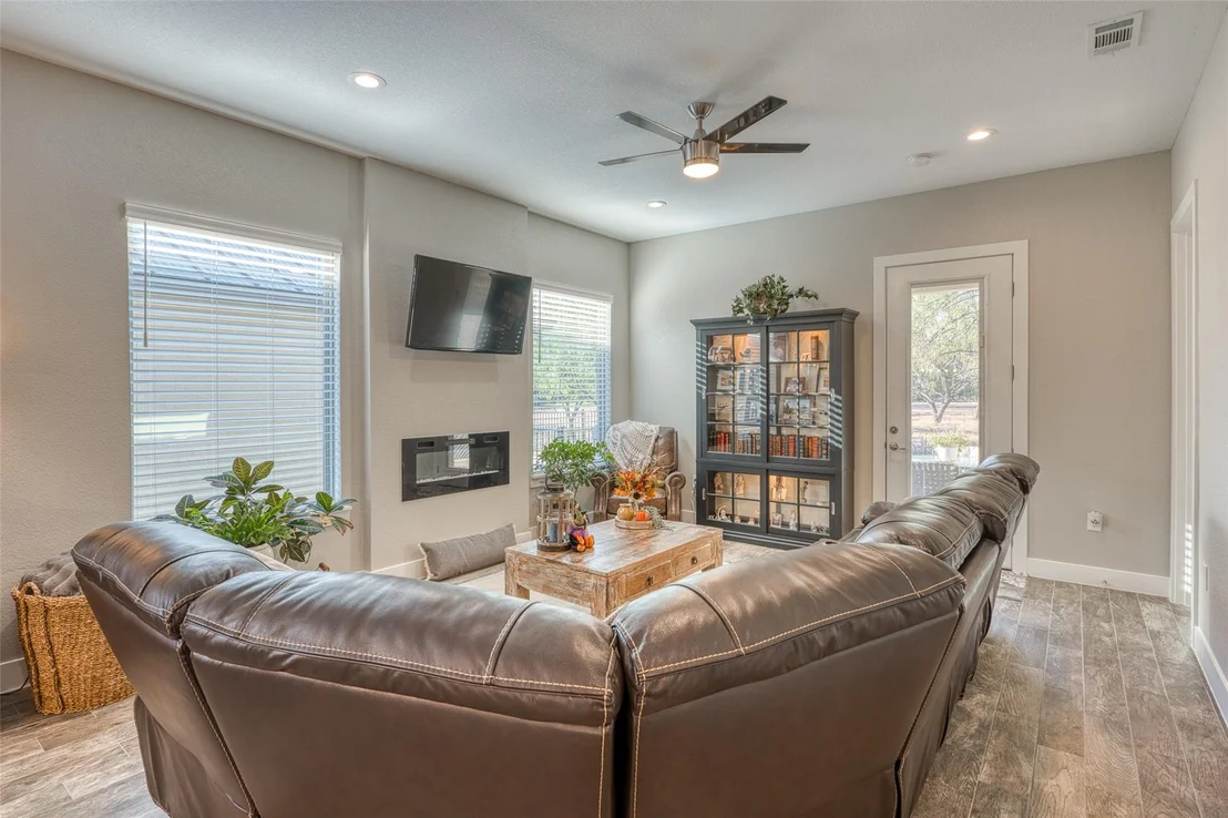 Photo of 317 Parallel Circle CIR