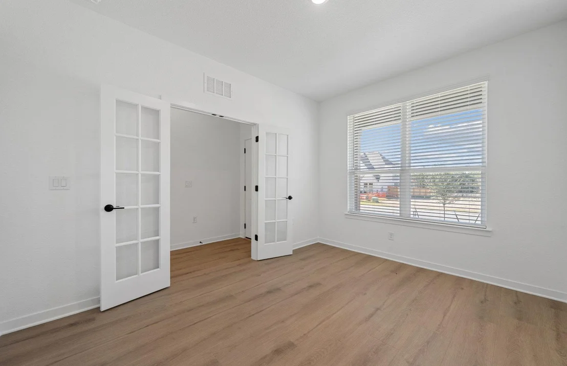 Photo of 125 Adlai Ave
