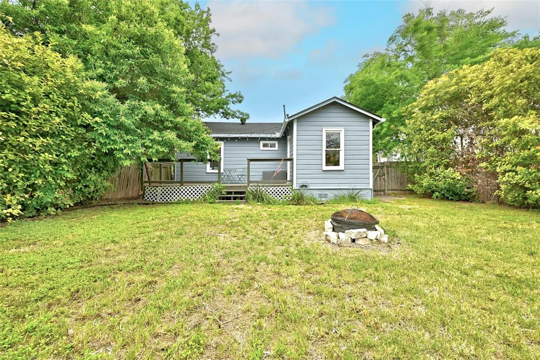 Photo of 5319 Harmon Ave