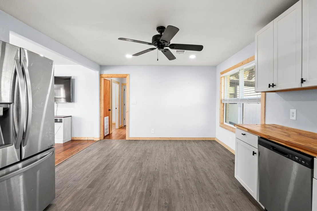Photo of 420 W Oak