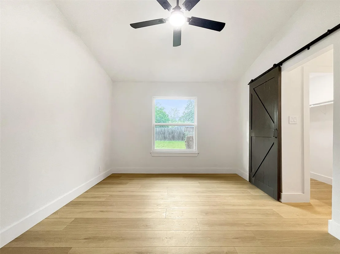 Photo of 313 Golden Oaks DR
