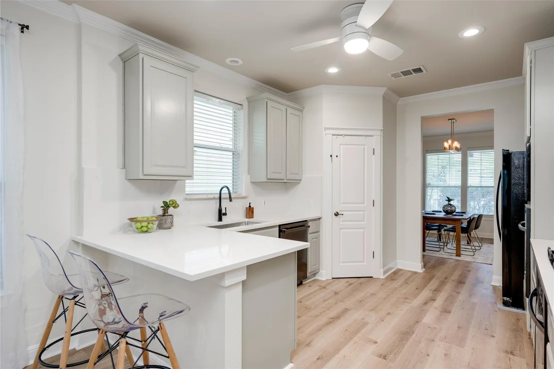 Photo of 6421 Carrington DR