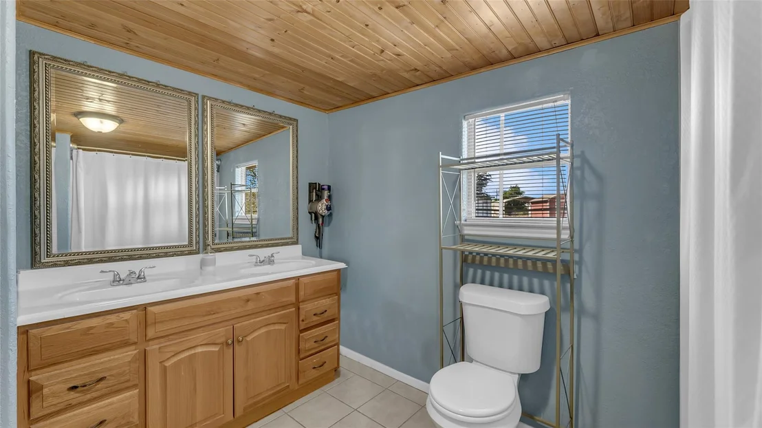 Photo of 1415 Bee LN