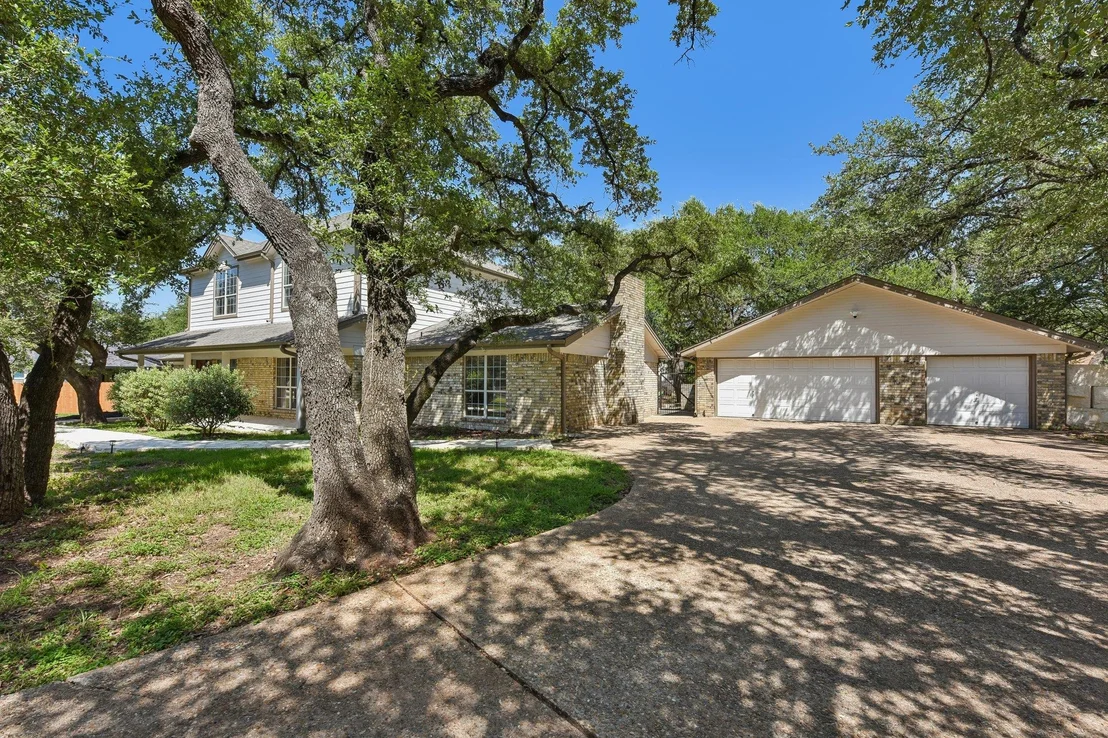 Photo of 1915 Oak Forest DR