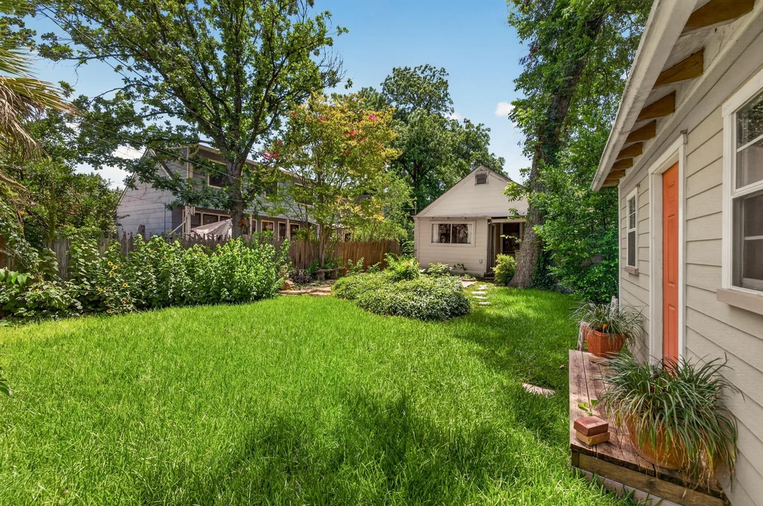 Photo of 4616 Sinclair Ave