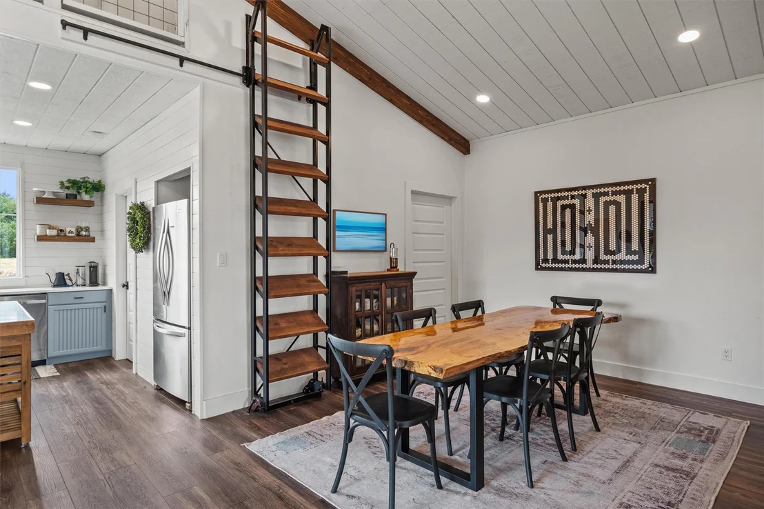 Photo of 323 Patricia RD