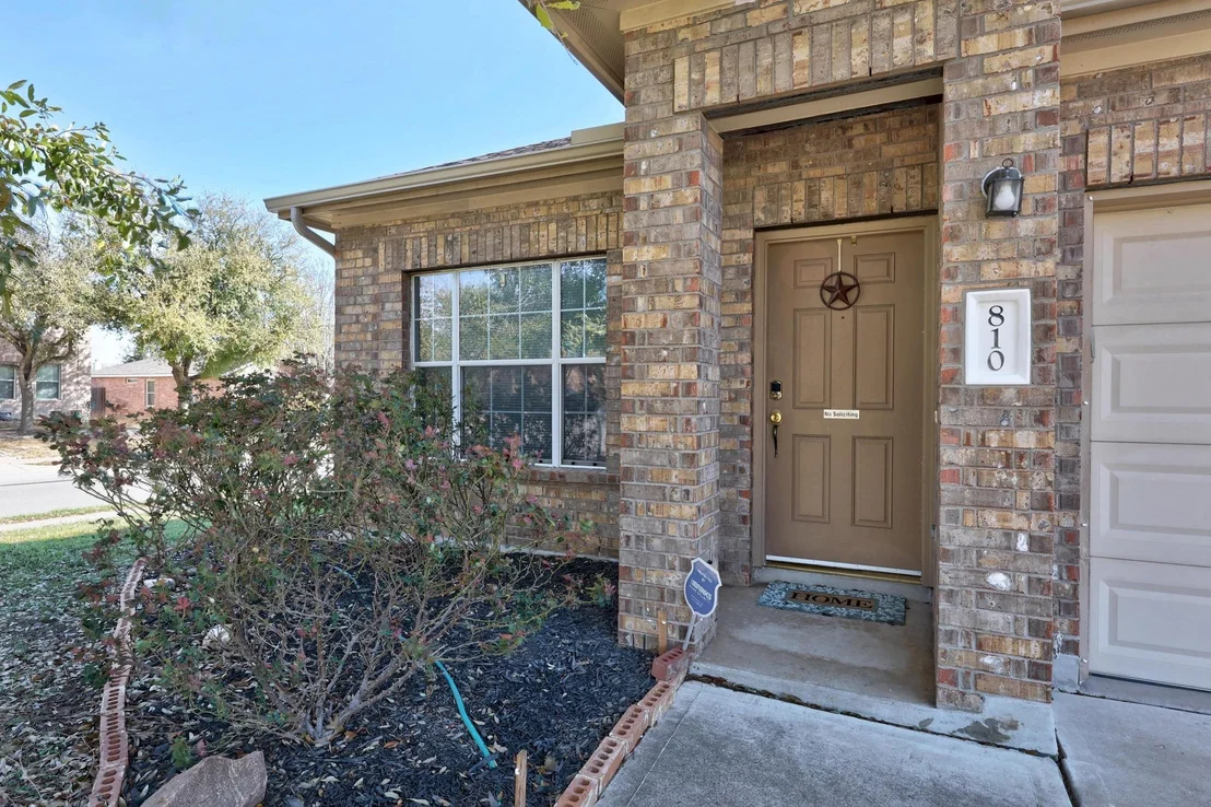 Photo of 810 Estancia WAY